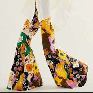 Rare! FreePeople Psychedelic Bell Bottoms😍😍 Must See